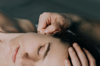 Ear Pain Relief: 14 Home Remedies